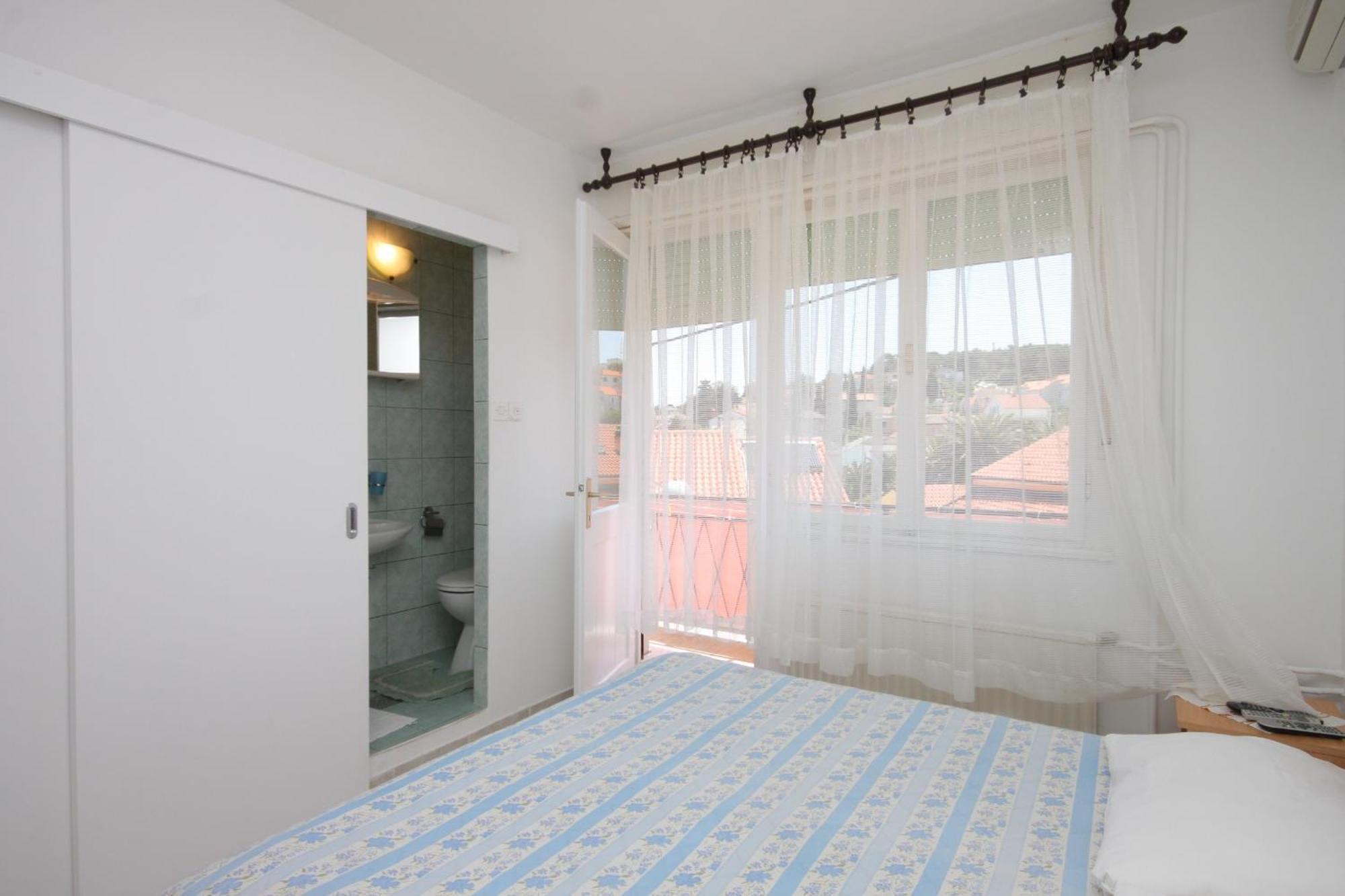 Apartments And Rooms With Parking Space مالي لوشينغْ الغرفة الصورة